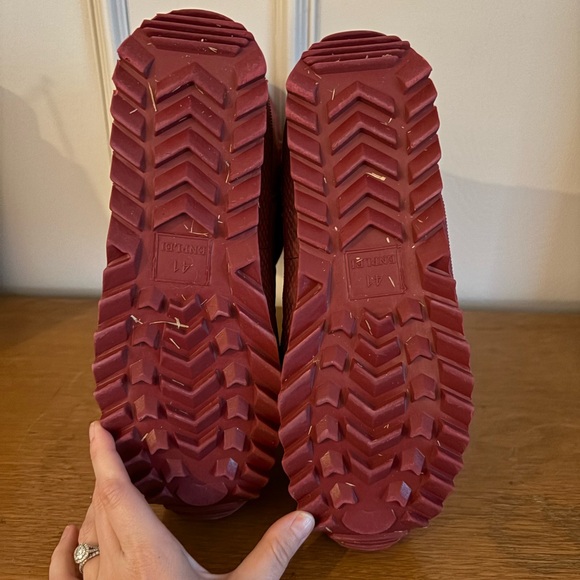 Women’s Red Winter Boots - Picture 5 of 6